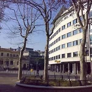 Hotel Centrale *** מסטרה